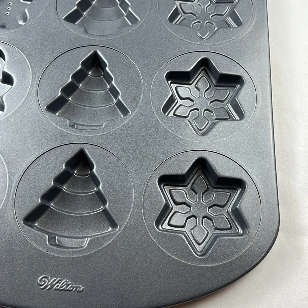 Wilson Preformed Cookie Bakeware - Christmas - Winter - Gingerbread, Tree, Star - Picture 6 of 14